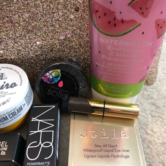 Gold Glitter Bag w/ Brand New Makeup - Picture 3 of 5